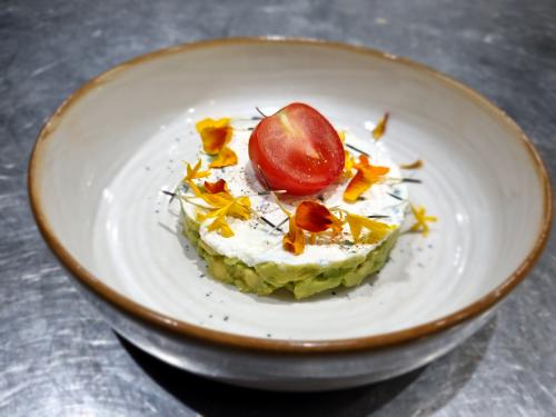 Tartare d'avocat et ricotta